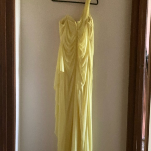 One shoulder full length yellow formal dress worn once size 12 very flattering - Picture 2 of 6